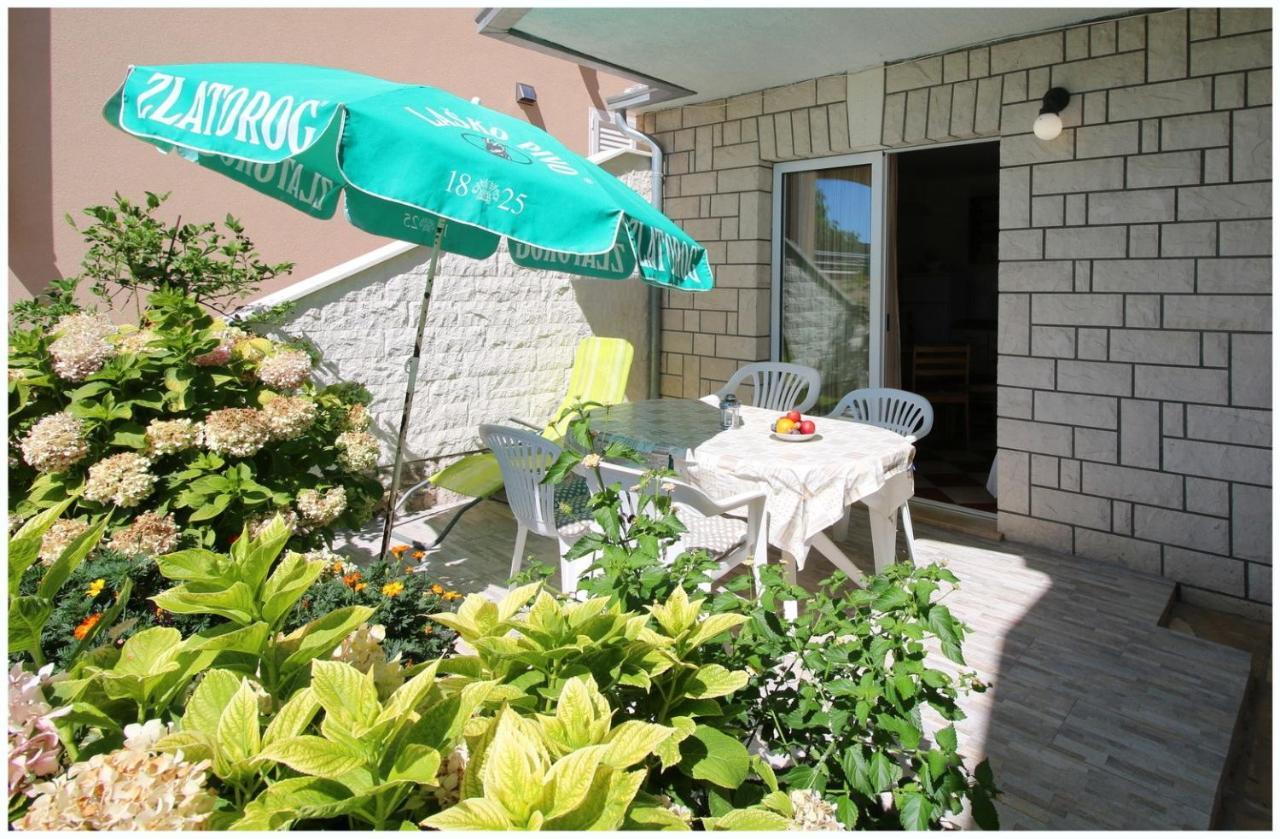 Apartments Elvi - Amazing Position & Parking Primošten Exterior foto